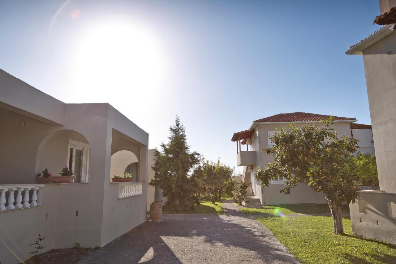 Caposaldo Apartments Akrata Exteriör bild