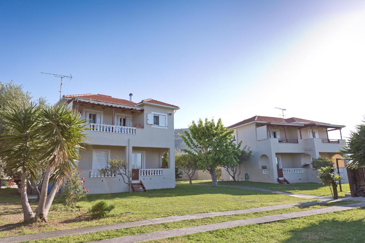 Caposaldo Apartments Akrata Exteriör bild